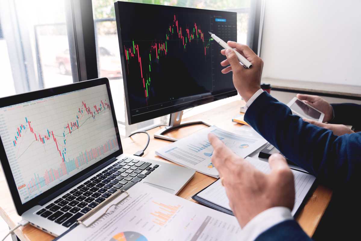 How to Evaluate the Financial Health of a Competitor