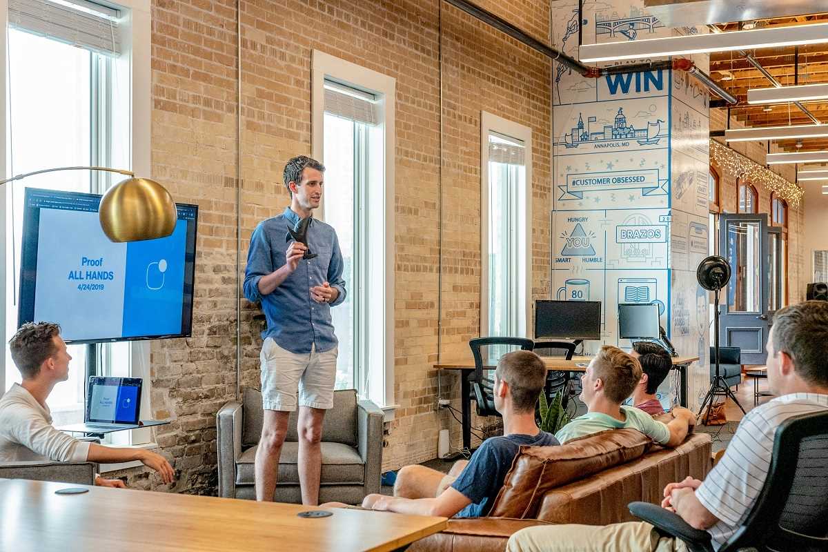 The Art of Storytelling in Investor Presentations